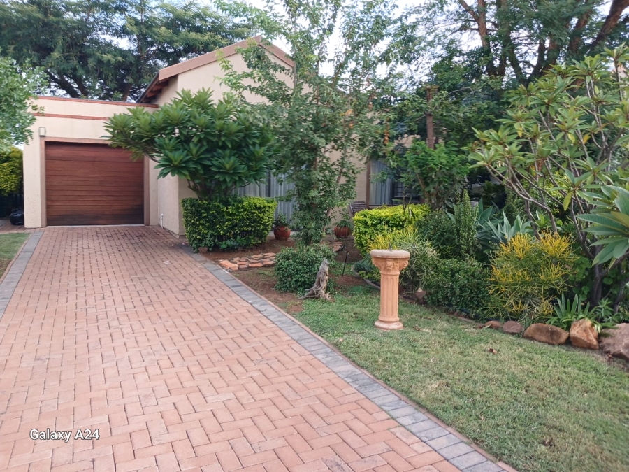 2 Bedroom Property for Sale in Waterval East North West